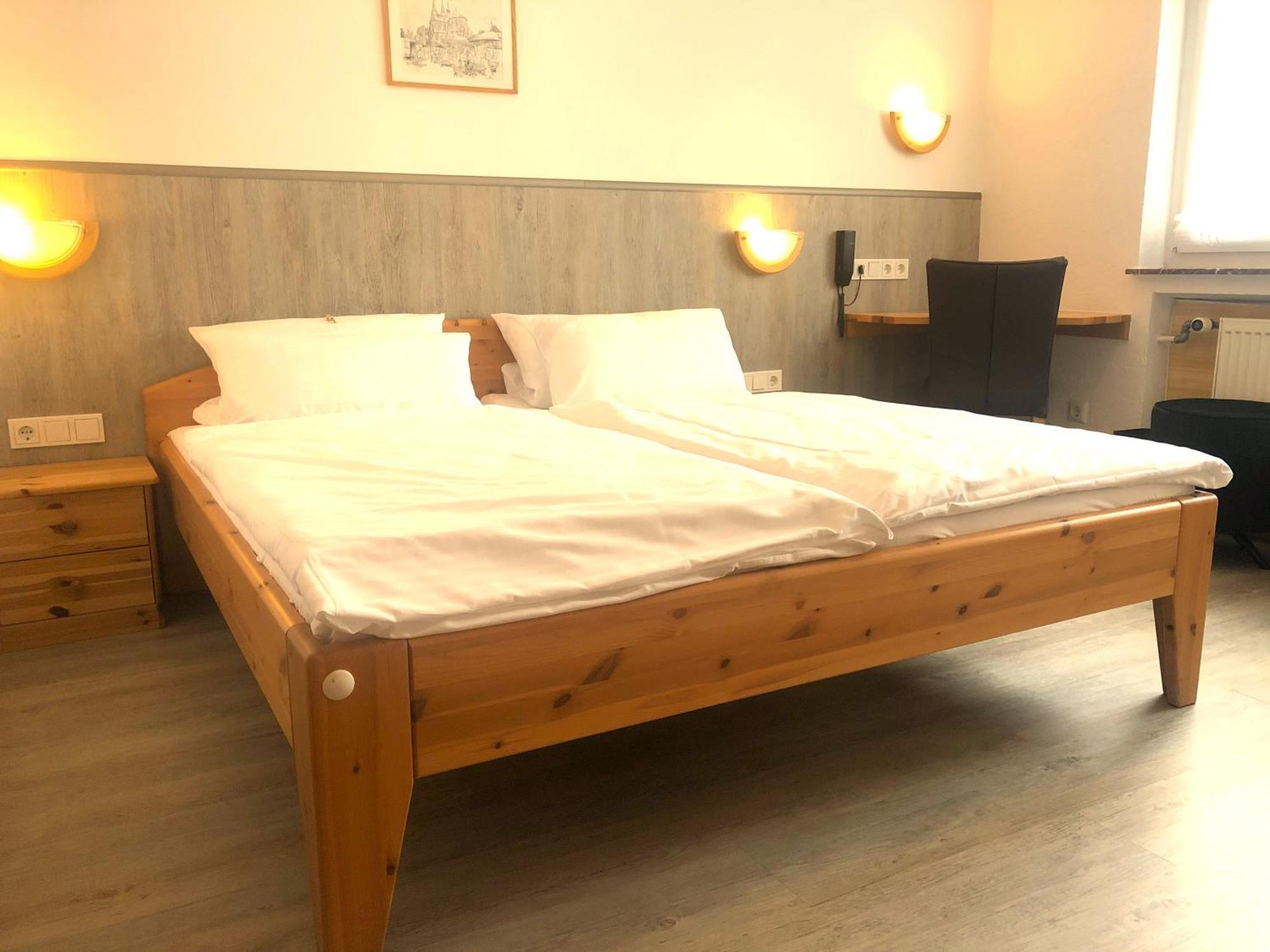 Hotel Orthwein -Kostenfreie Parkplaetze- Colbe Bagian luar foto